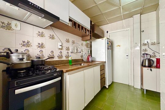 Cozinha de apartamento à venda com 3 quartos, 100m² em Copacabana, Rio de Janeiro