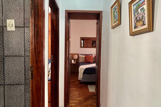 Corredor de apartamento à venda com 3 quartos, 100m² em Copacabana, Rio de Janeiro