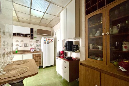 Cozinha de apartamento à venda com 3 quartos, 100m² em Copacabana, Rio de Janeiro
