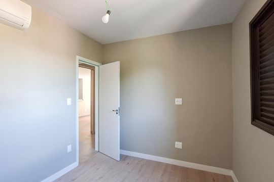 Quarto 2 de apartamento para alugar com 2 quartos, 77m² em Anchieta, Belo Horizonte