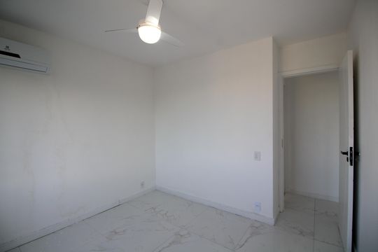 Quarto 2 de apartamento à venda com 2 quartos, 53m² em Taquara, Rio de Janeiro