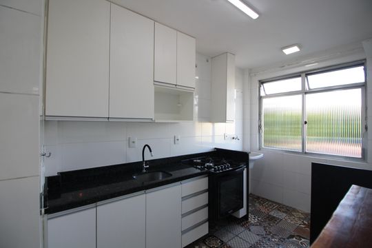 Cozinha de apartamento à venda com 2 quartos, 53m² em Taquara, Rio de Janeiro