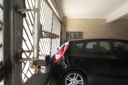 Garagem de casa à venda com 4 quartos, 450m² em Santa Maria, Osasco