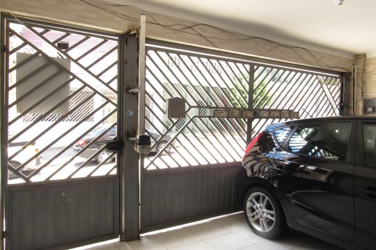 Garagem de casa à venda com 4 quartos, 450m² em Santa Maria, Osasco