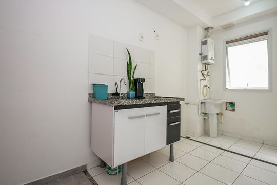 Cozinha de apartamento à venda com 2 quartos, 44m² em Jardim Boa Vista (zona Oeste), Osasco
