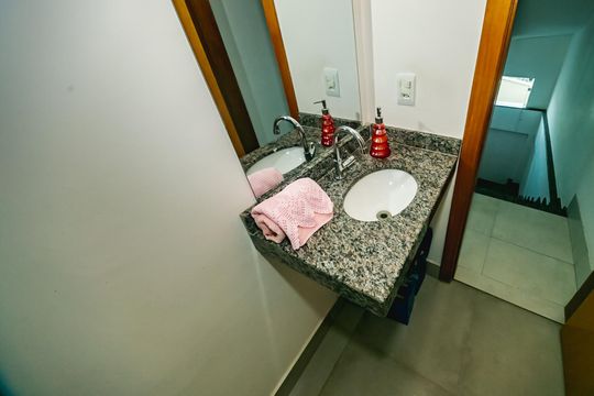 Casa à venda com 2 quartos, 167m² em Ouro Preto, Belo Horizonte