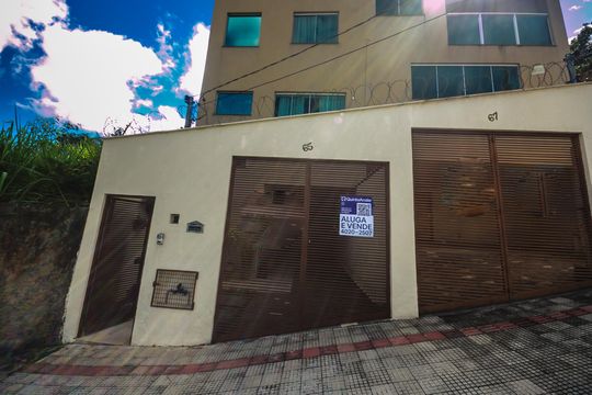 Casa à venda com 2 quartos, 167m² em Ouro Preto, Belo Horizonte