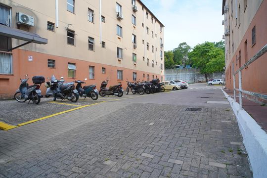 Garagem  de apartamento para alugar com 2 quartos, 39m² em Mário Quintana, Porto Alegre