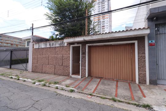 Fachada de casa à venda com 5 quartos, 100m² em Vila Esperança, São Paulo