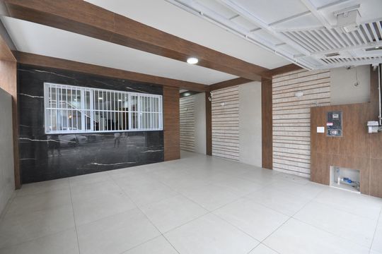 Garagem de casa à venda com 2 quartos, 260m² em Vila Sabrina, São Paulo