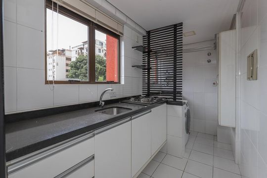 Cozinha de apartamento para alugar com 2 quartos, 81m² em Passo D’areia, Porto Alegre