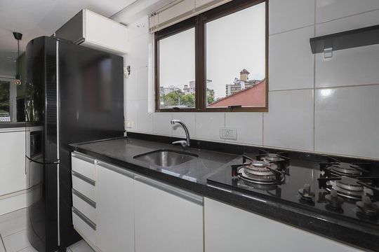 Cozinha de apartamento para alugar com 2 quartos, 81m² em Passo D’areia, Porto Alegre