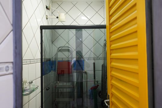 Banheiro de serviço de casa à venda com 2 quartos, 160m² em Parque da Mooca, São Paulo