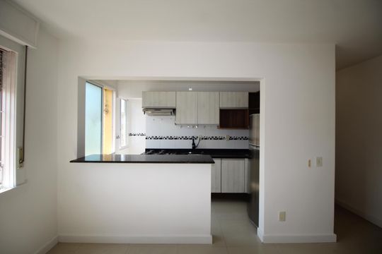 Sala de apartamento à venda com 1 quarto, 55m² em Jardim do Salso, Porto Alegre