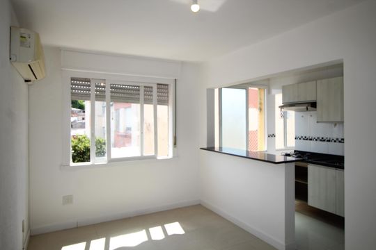 Apartamento à venda com 1 quarto, 55m² em Jardim do Salso, Porto Alegre