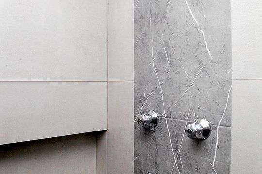 Banheiro de kitnet/studio à venda com 1 quarto, 30m² em Centro Histórico, Porto Alegre