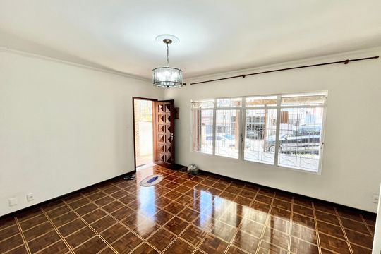 Sala de casa à venda com 3 quartos, 150m² em Jardim Sonia, São Paulo