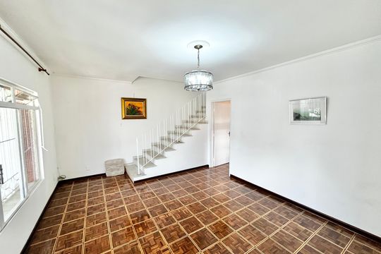Sala de casa à venda com 3 quartos, 150m² em Jardim Sonia, São Paulo