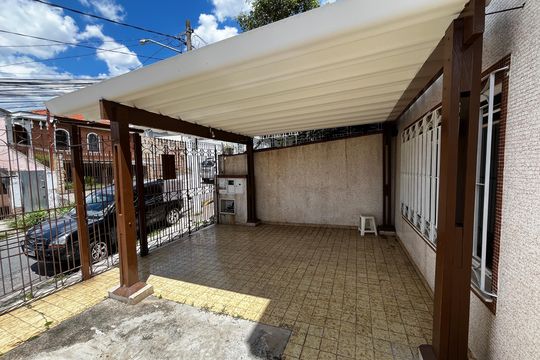 Garagem de casa à venda com 3 quartos, 150m² em Jardim Sonia, São Paulo