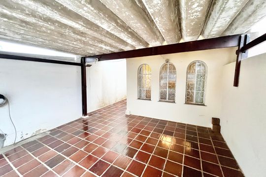 Garagem de casa à venda com 3 quartos, 80m² em Vila Ester (zona Norte), São Paulo