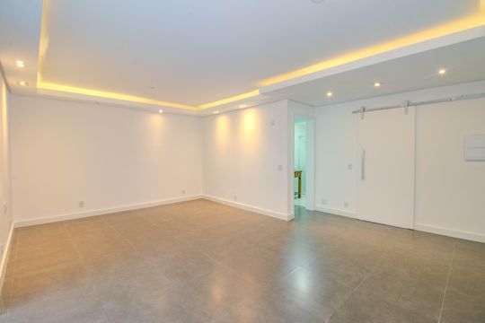 Sala de apartamento para alugar com 2 quartos, 123m² em Petrópolis, Porto Alegre