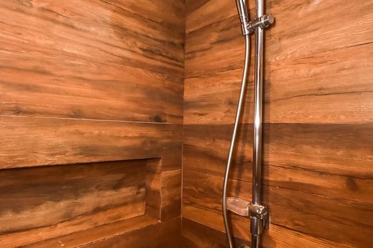 Chuveiro do Banheiro de apartamento para alugar com 2 quartos, 74m² em Panamby, São Paulo
