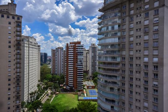 Vista do Quarto 2 de apartamento para alugar com 2 quartos, 74m² em Panamby, São Paulo