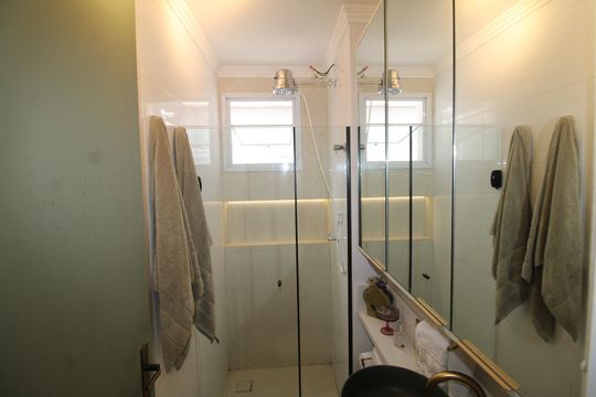 Banheiro de apartamento à venda com 2 quartos, 56m² em Vila Pauliceia, São Paulo
