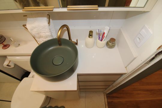 Banheiro de apartamento à venda com 2 quartos, 56m² em Vila Pauliceia, São Paulo