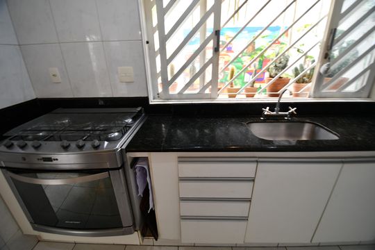 Cozinha de casa à venda com 3 quartos, 190m² em Cambuí, Campinas