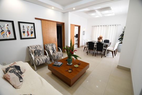 Casa à venda com 3 quartos, 190m² em Cambuí, Campinas