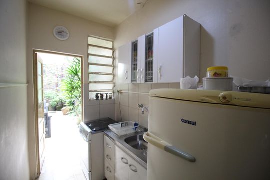 Cozinha de apartamento à venda com 1 quarto, 38m² em Petrópolis, Porto Alegre