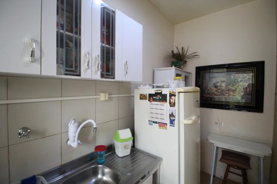 Cozinha de apartamento à venda com 1 quarto, 38m² em Petrópolis, Porto Alegre