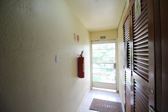Corredor de apartamento à venda com 1 quarto, 38m² em Petrópolis, Porto Alegre