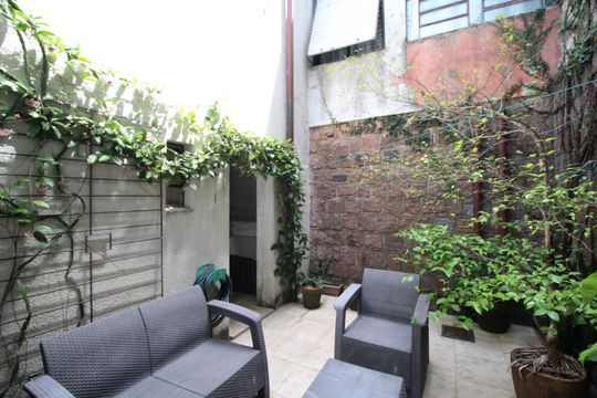 Quintal de apartamento à venda com 1 quarto, 38m² em Petrópolis, Porto Alegre