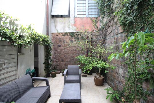 Quintal de apartamento à venda com 1 quarto, 38m² em Petrópolis, Porto Alegre