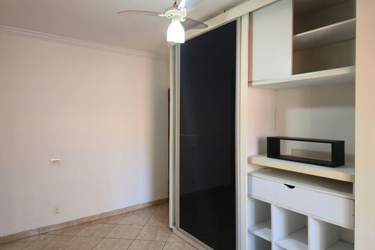 Suíte  de casa para alugar com 2 quartos, 100m² em Jardim Terezopolis, Guarulhos