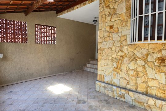Garagem  de casa para alugar com 2 quartos, 100m² em Jardim Terezopolis, Guarulhos
