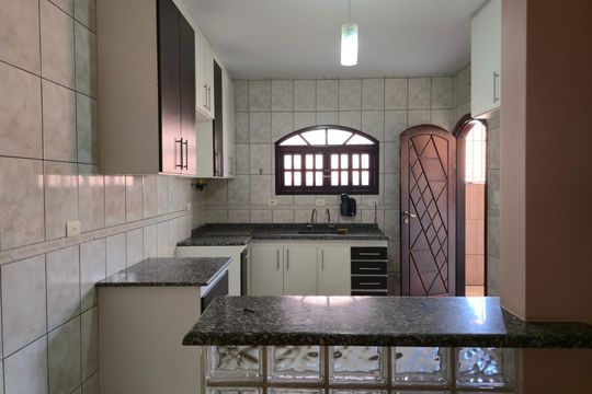 Cozinha  de casa para alugar com 2 quartos, 100m² em Jardim Terezopolis, Guarulhos