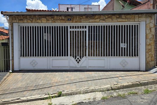Fachada  de casa para alugar com 2 quartos, 100m² em Jardim Terezopolis, Guarulhos