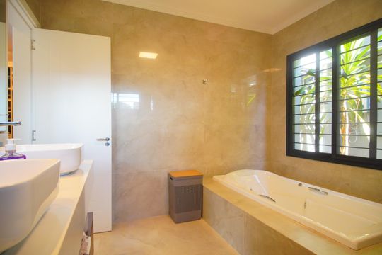Banheiro da Suíte de casa à venda com 4 quartos, 292m² em Jardim America, São Leopoldo