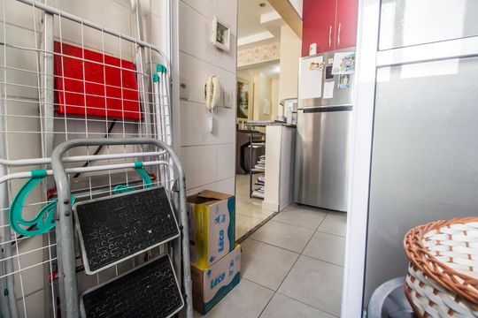 Área de Serviço de apartamento à venda com 3 quartos, 74m² em Jardim Tupanci, Barueri