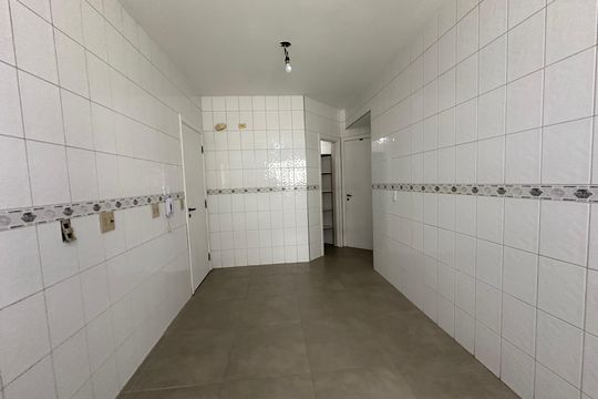Cozinha de apartamento à venda com 3 quartos, 164m² em Alphaville Industrial, Barueri