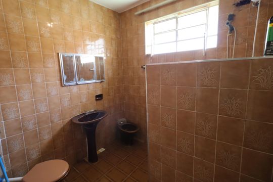 Banheiro de casa à venda com 5 quartos, 350m² em Presidente Altino, Osasco