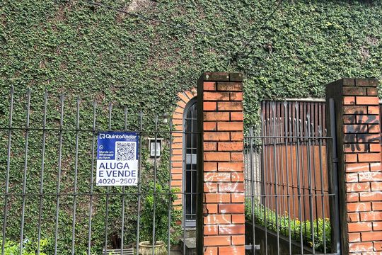 Fachada de casa à venda com 6 quartos, 326m² em Piedade, Rio de Janeiro
