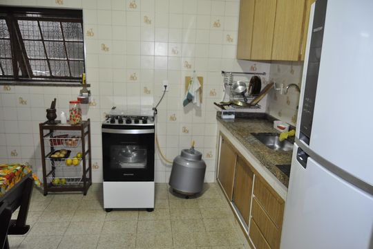 Cozinha  de casa à venda com 6 quartos, 326m² em Piedade, Rio de Janeiro