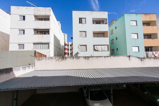 Vista da Suite de apartamento para alugar com 2 quartos, 62m² em Santa Mônica, Uberlândia
