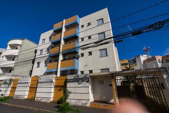 Fachada de apartamento para alugar com 2 quartos, 62m² em Santa Mônica, Uberlândia