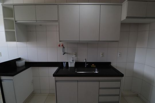 Cozinha de apartamento para alugar com 2 quartos, 52m² em Centro, Uberlândia