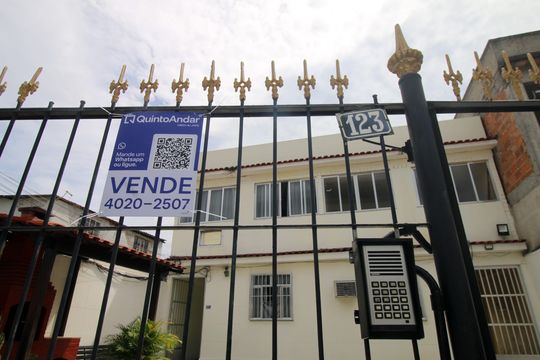 Placa de apartamento à venda com 2 quartos, 80m² em Irajá, Rio de Janeiro